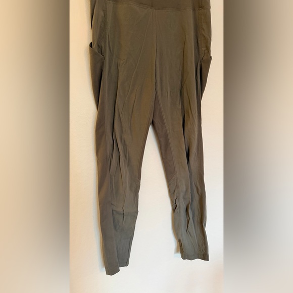Athleta Trekkie Hybrid Crop Tight Pants - Size 8 Tall - Picture 4 of 8